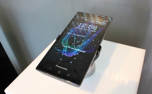 El Panasonic Eluga expuesto durante el MWC