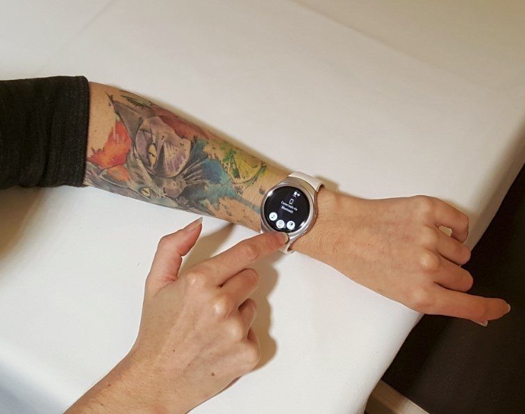 El Samsung Gear S2 acopla en cualquier brazo