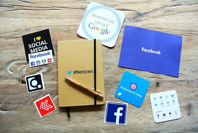 Facebook está intentando aglutinar todas las funciones de sus competidores
