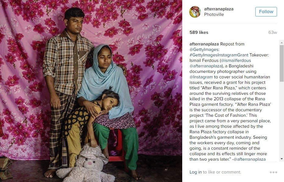 Foto de una familia afectada por el derrumbe de Rana Plaza
