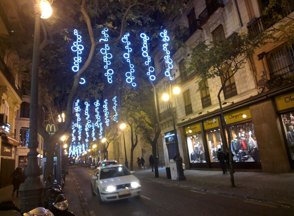 Foto desde las Google Glass de una calle por la noche