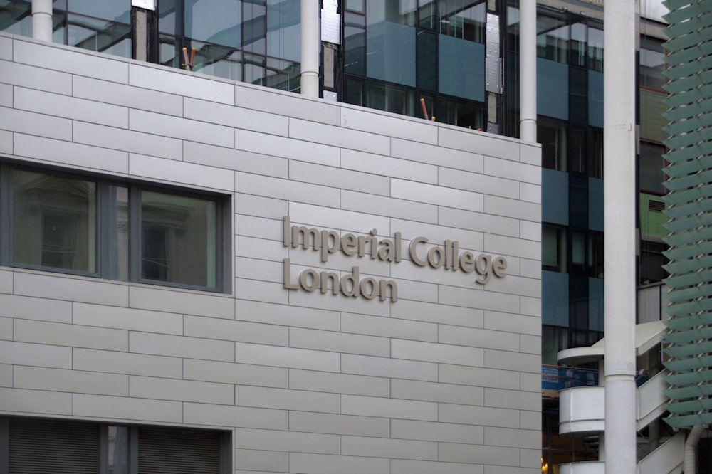 La Escuela Imperial de Londres es la prestigiosa universidad británica donde Matthew Lai trabaja