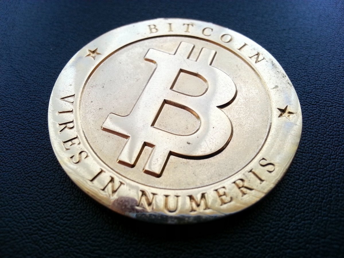 Modelo físico de un bitcoin