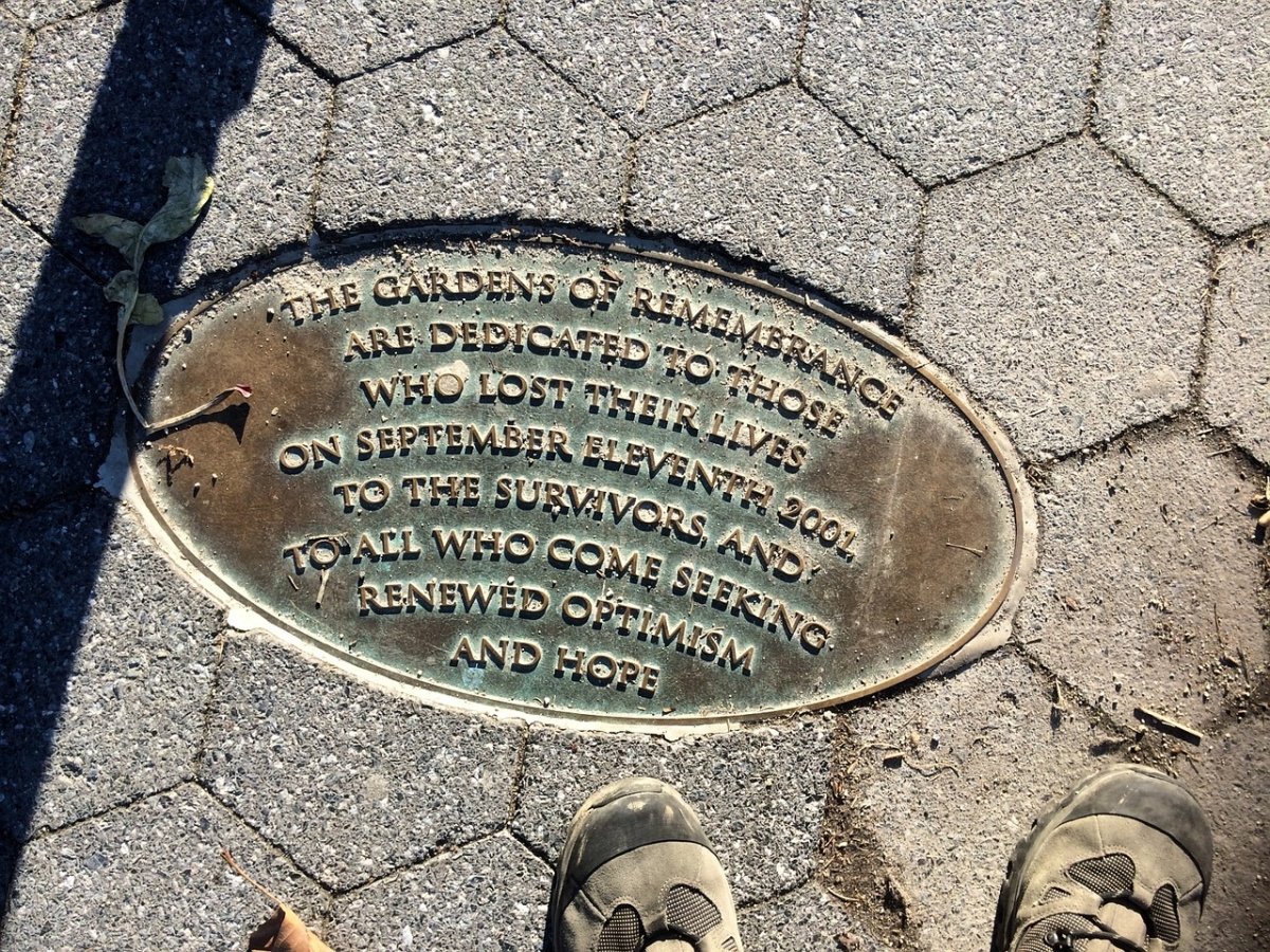 Placa conmemorativa de los atentados del 11S en Nueva York