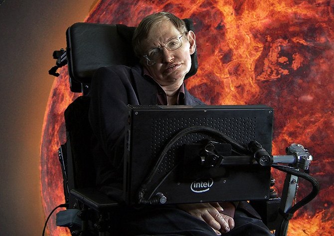 Stephen Hawking fue de los primeros enfermos de ELA en poder comunicarse con una interfaz informátic