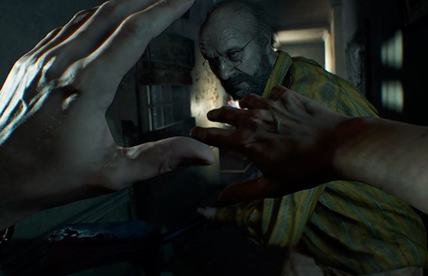 A punto de ser golpeado al intentar escapar de una casa durante el juego