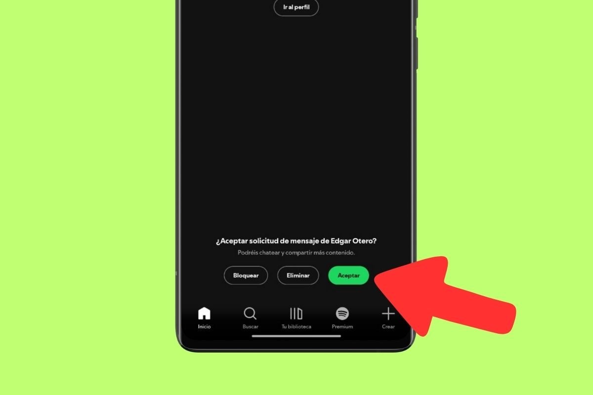Antes de ponerte a chatear con alguien, este tiene que aceptar la solicitud