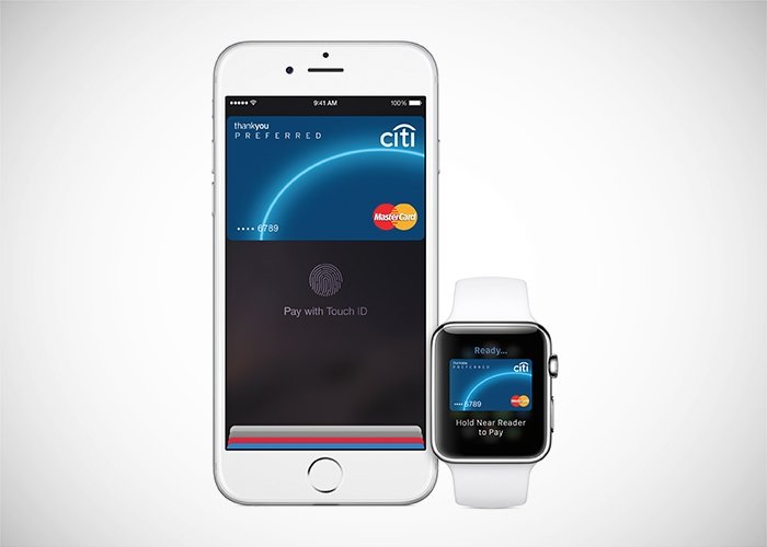 Apple Pay en un iPhone y un Apple Watch
