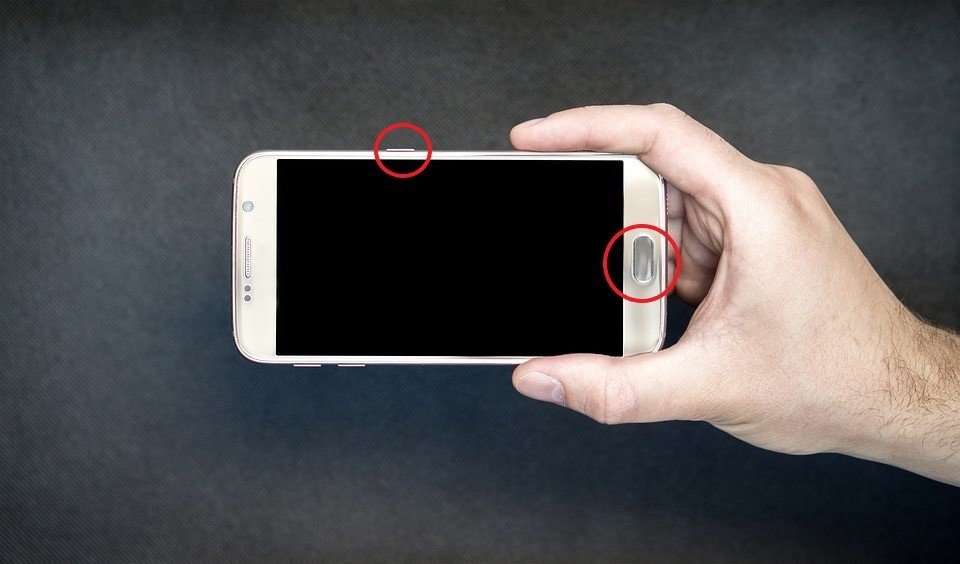 Captura de pantalla en Android con botón de Inicio y botón de encendido