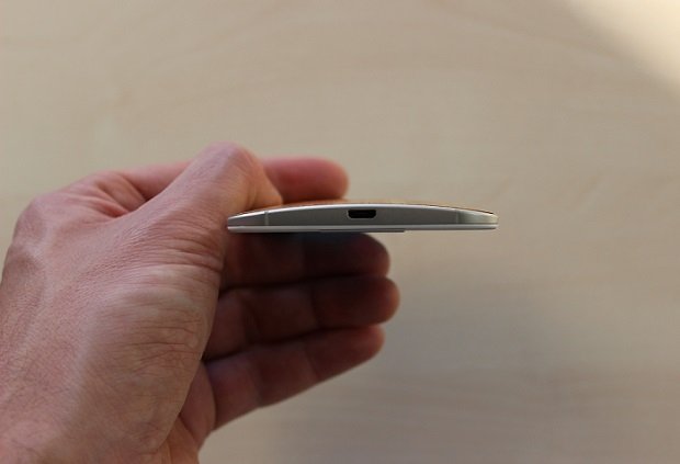 Detalle del marco metálico del Moto X de Motorola