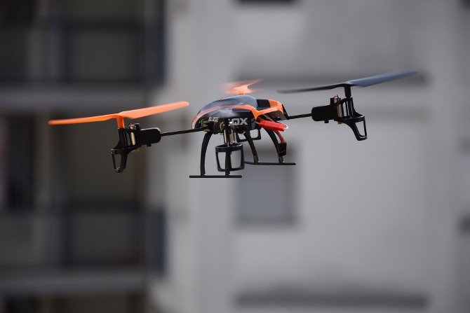 DroneDefender debería ser capaz de derribar drones comerciales sin problemas