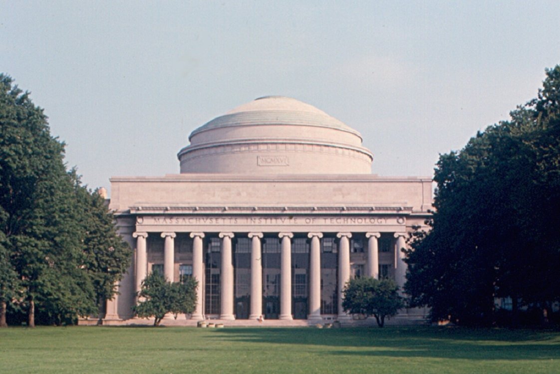 El Instituto Tecnológico de Massachussets en 1975