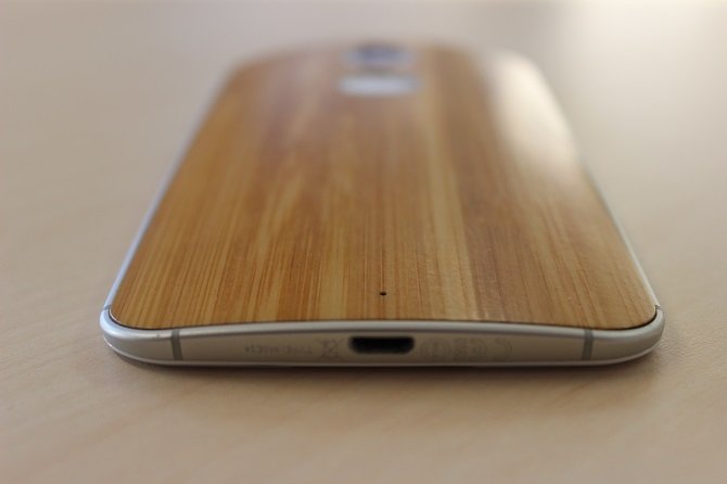 El Moto X con su característica carcasa de bambú