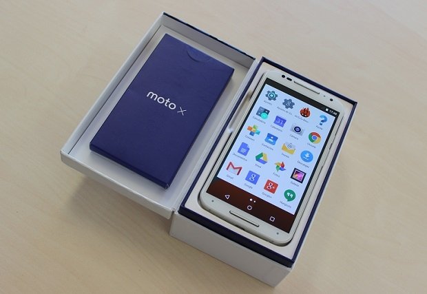 El Moto X de Motorola dentro de su caja
