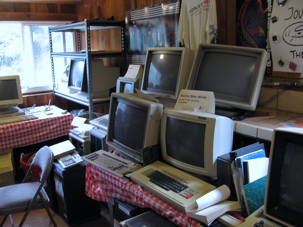 El xerox Star 8010 fue el primero en incluir ratón