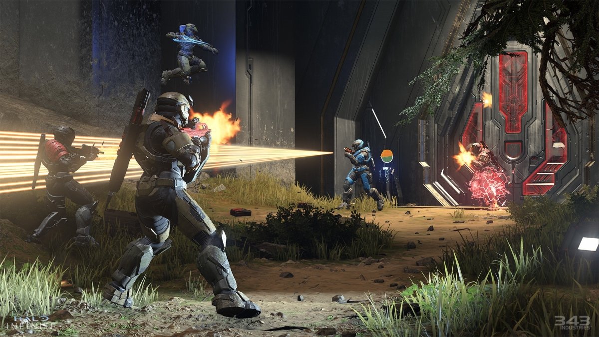 Escena de acción y disparos en Halo Infinite