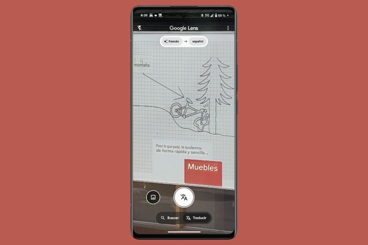 Google Lens permite hacer zoom para traducir textos lejanos