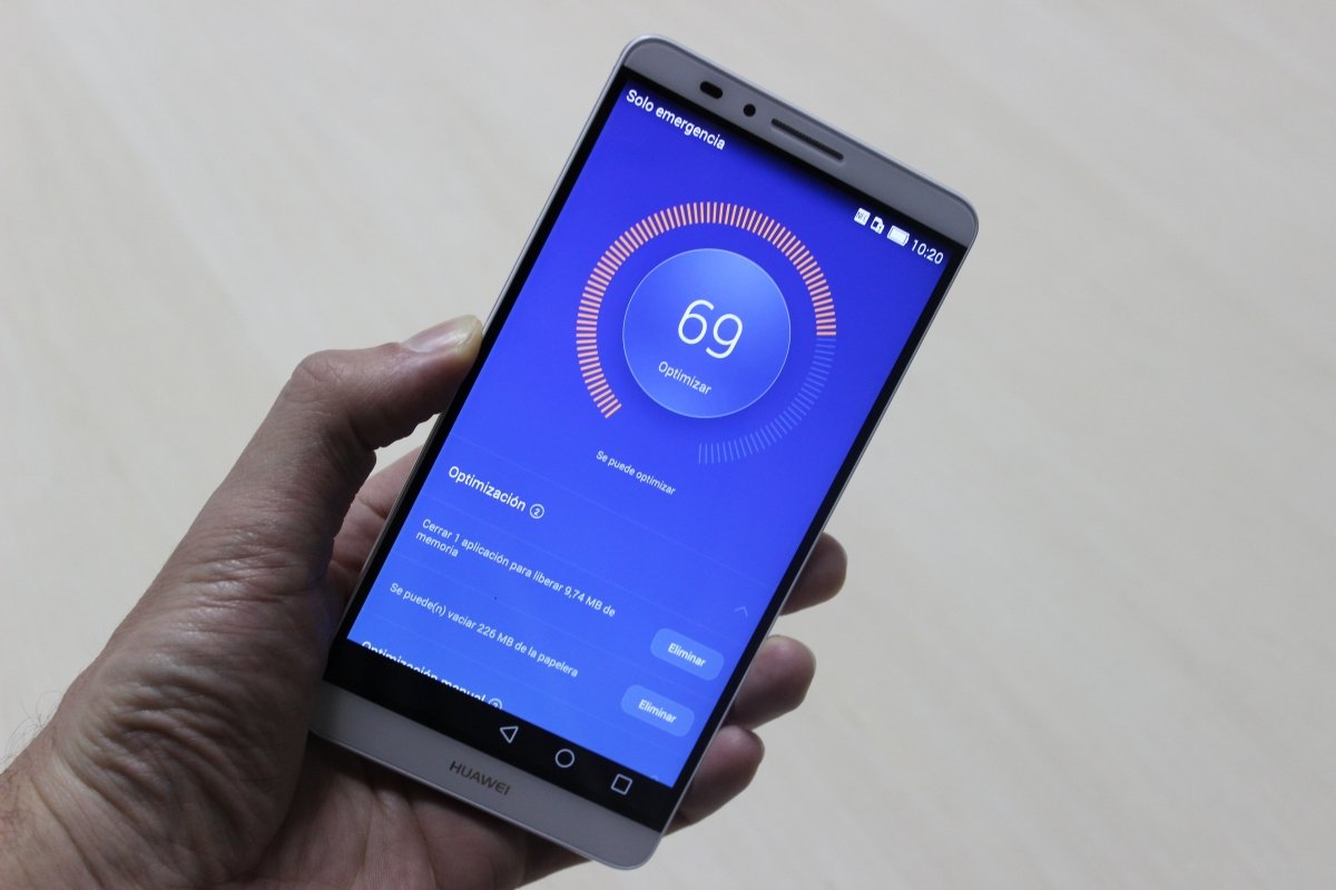 Huawei Ascend Mate 7 ejecutando un proceso de optimización
