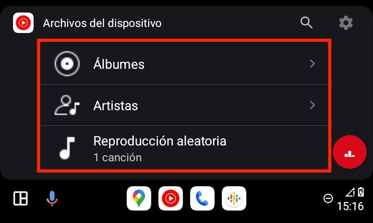 Interfaz completa de YouTube Music una vez has subido música o tienes canciones locales en el móvil