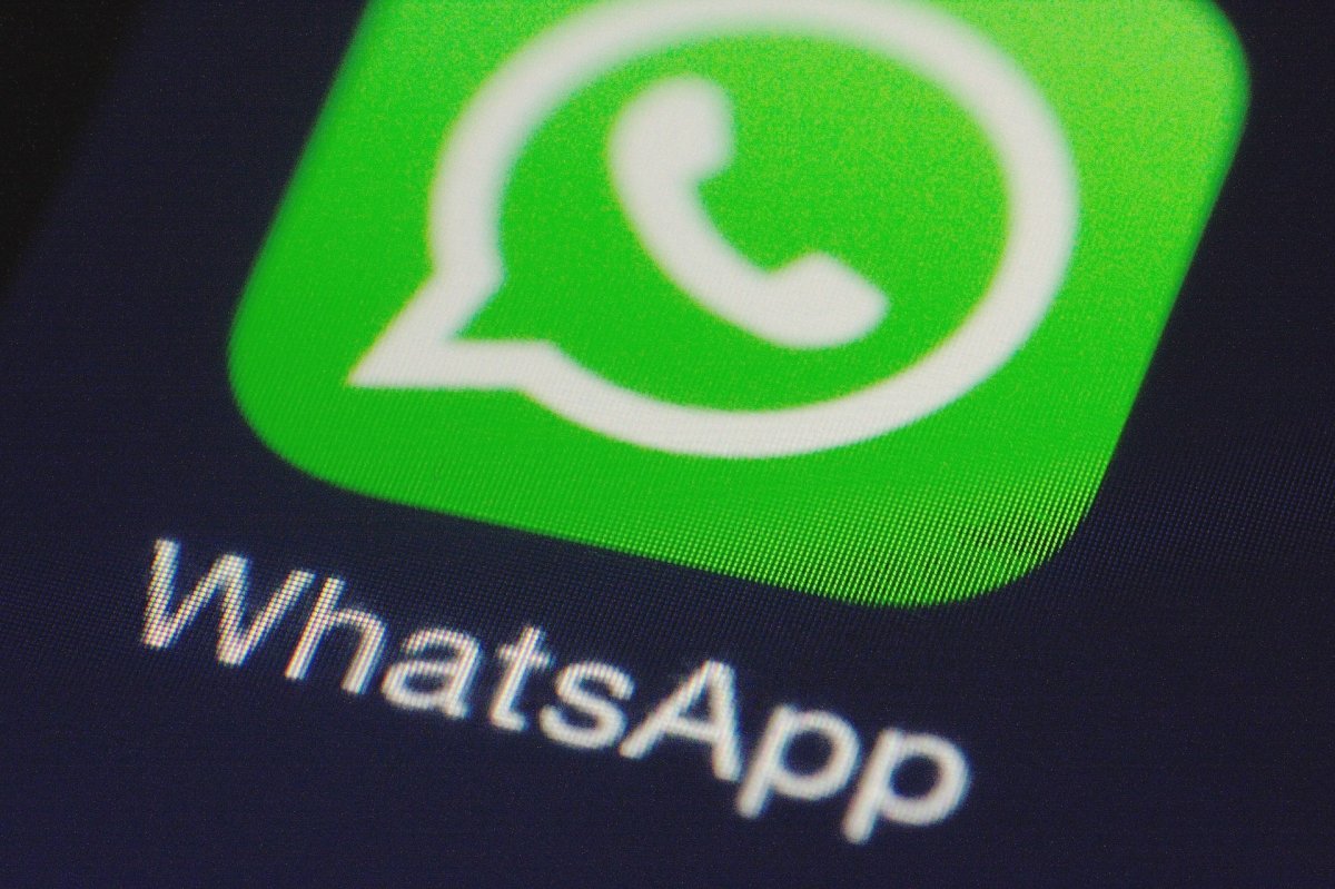La aplicación de mensajería WhatsApp instalada en un iPhone