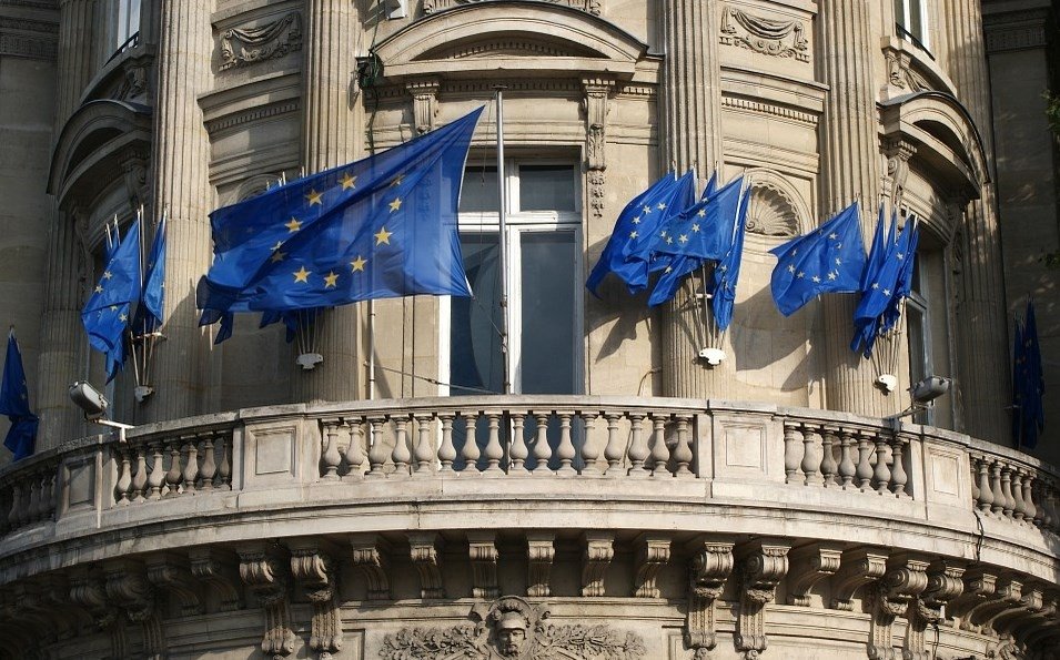 La Unión Europea regula lo relativo a los certificados SSL y firmas digitales