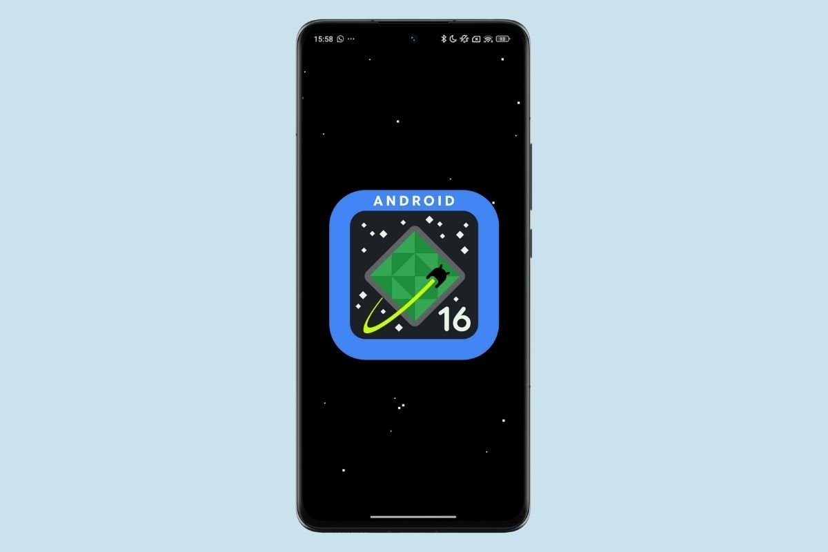 Logotipo de Android 16 sobre un dispositivo Android