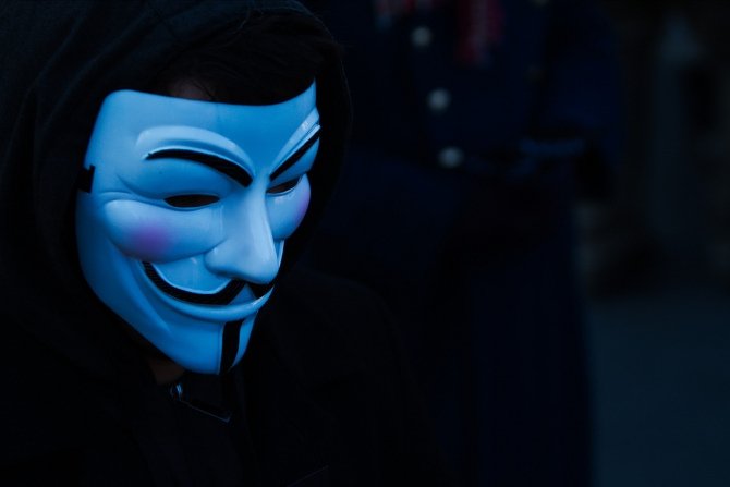 Los gobiernos penalizan el anonimato y la privacidad en la red