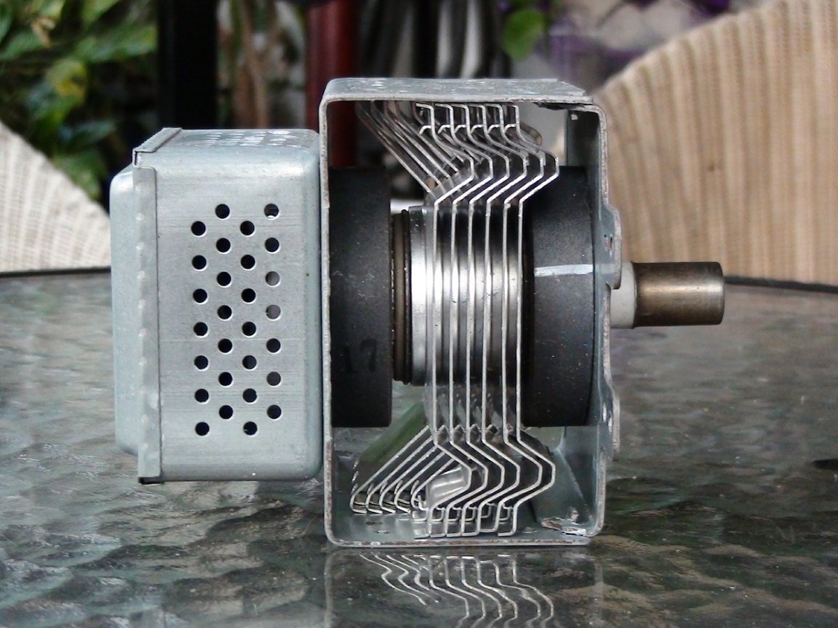 Magnetrón, el dispositivo que transforma la energía eléctrica en energía electromagnética