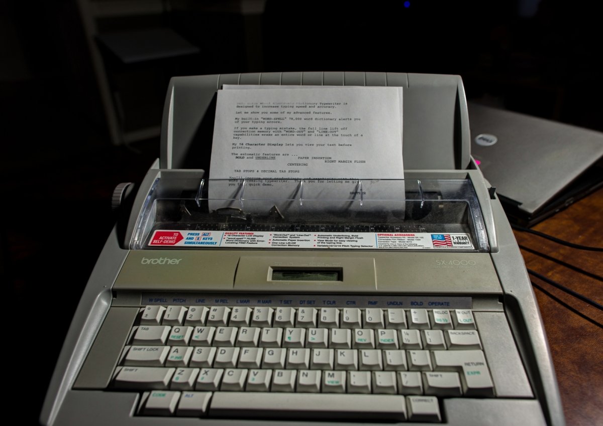 Máquina de escribir electrónica fabricada por Brother