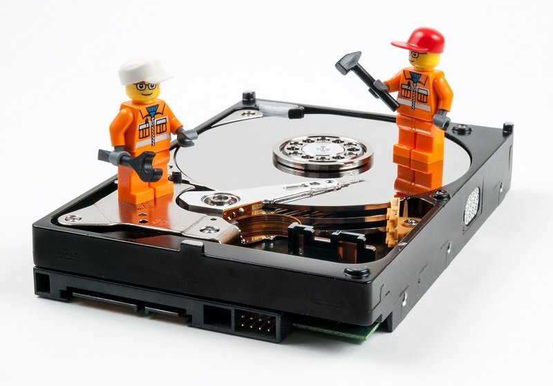 Reparación de un disco duro con LEGO