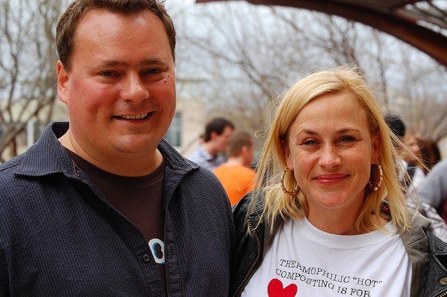 Patricia Arquette (derecha), Avery Ryan en CSI Cyber