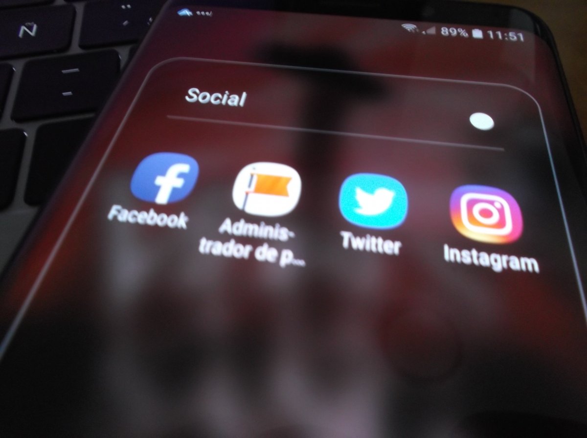 Redes sociales como Twitter o Facebook preinstalan sus apps en la mayoría de dispositivos