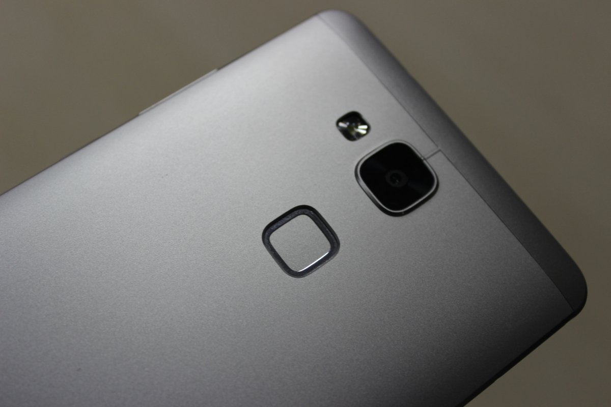 Sensor de huellas biométrico de Huawei Ascend Mate 7
