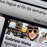 Motorola presenta su «primer móvil social»