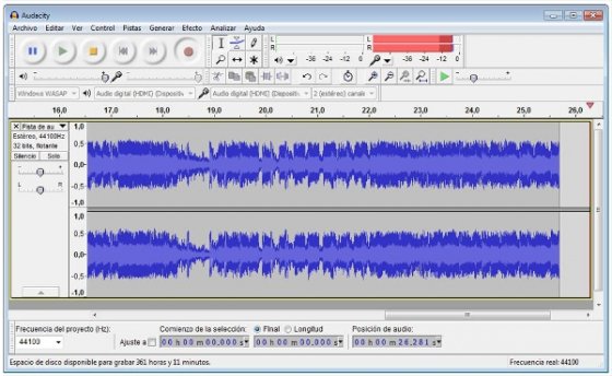 Interfaz de Audacity mientras se realiza una grabación