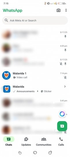 Menú principal de chats de WhatsApp en modo claro