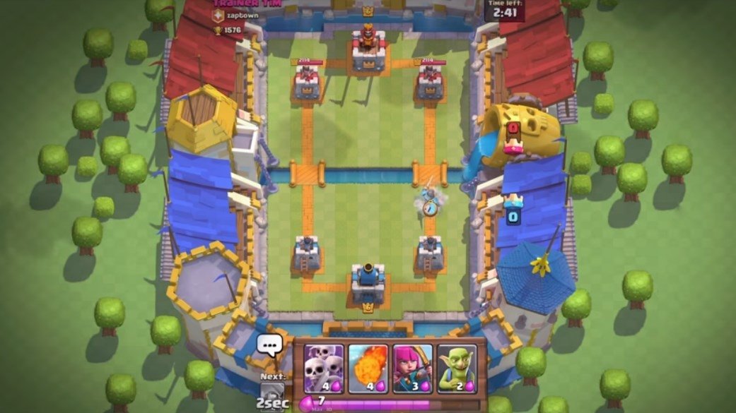 https://imag.malavida.com/mvimgbig/download-fs/clash-royale-21292-1.jpg