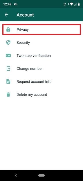 Acceso a las opciones de privacidad de WhatsApp