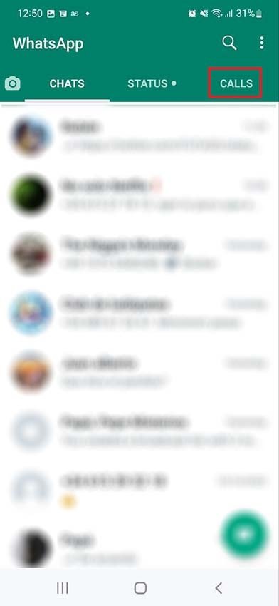 El botón de Llamadas se encuentra arriba a la derecha de la app